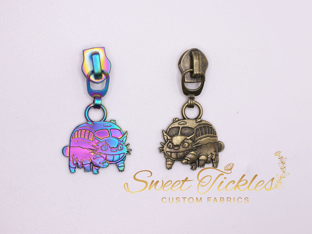 Retail- Kitty Bus-#5 Zipper Pull