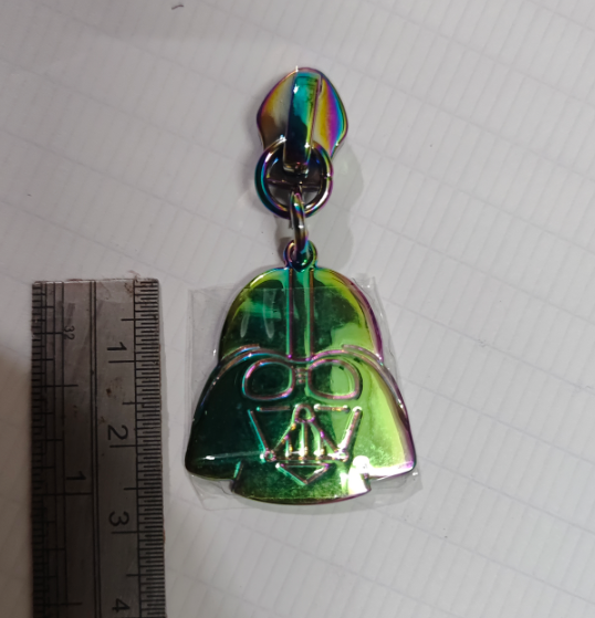 Preorder R79 Vader - -#5 Zipper Pull