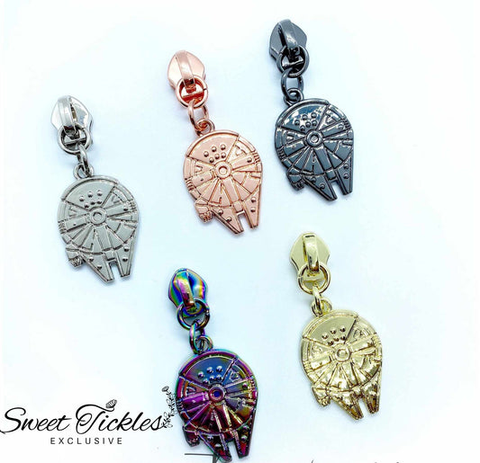 Preorder R79 Spaceship- -#5 Zipper Pull